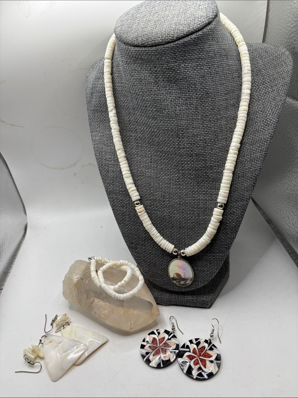 Vintage Puka Shell Necklace w Earrings ++